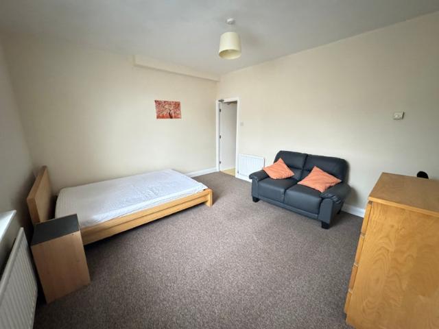 Apartment for rent in Far Fold, Leeds