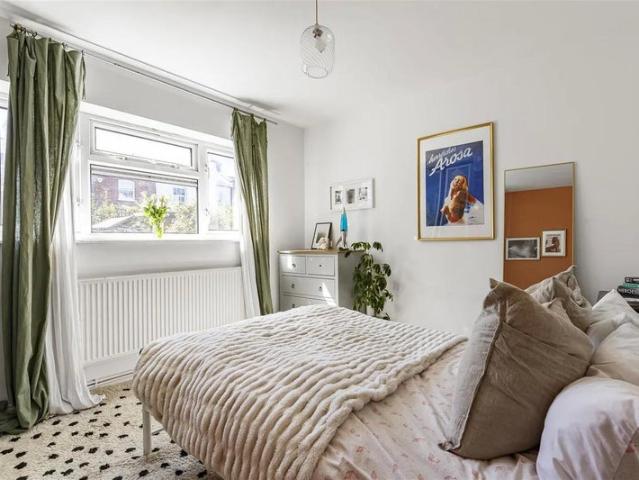 Apartment for rent in Mortlake, Greater London