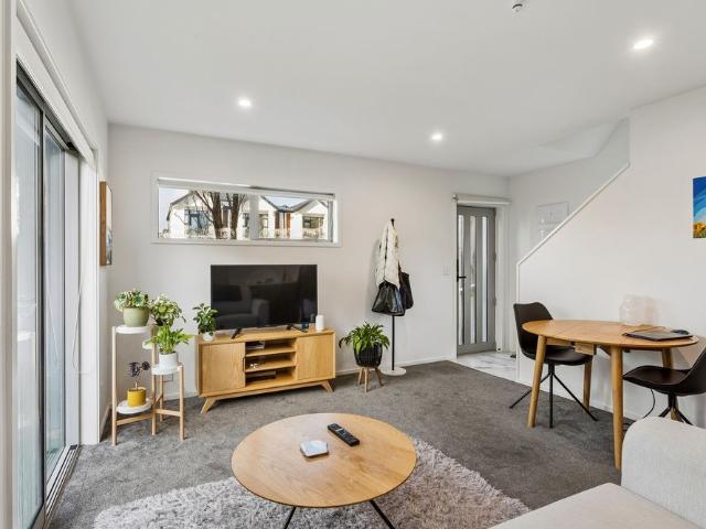 Room for rent in Heathcote, Canterbury
