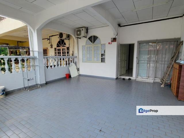 House for rent in Malaka