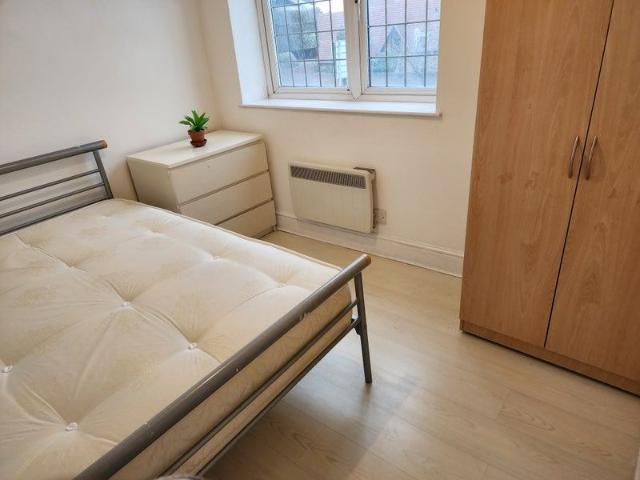 Apartment for rent in London Borough of Hounslow, Heston
