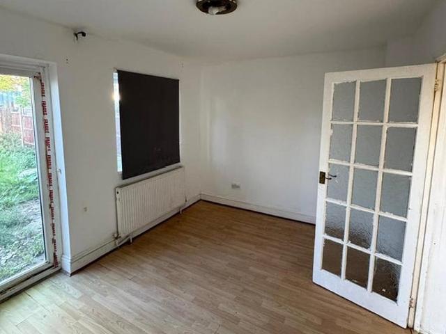 Apartment for rent in Lane, Greater London