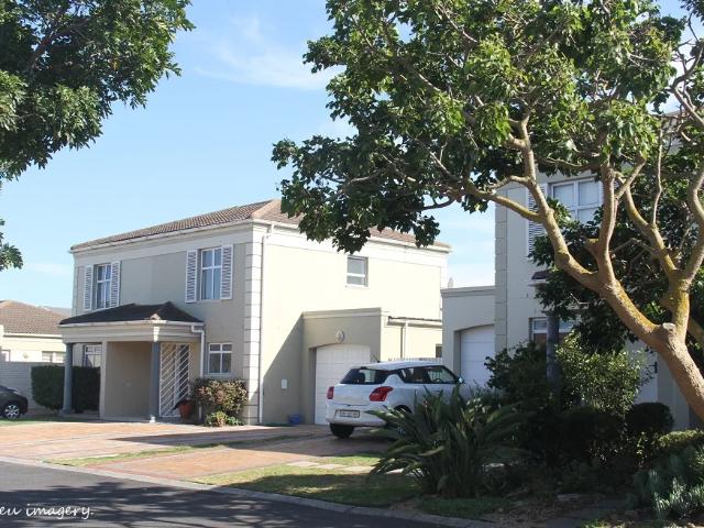 Townhouse for rent in Cape Town, Western Cape