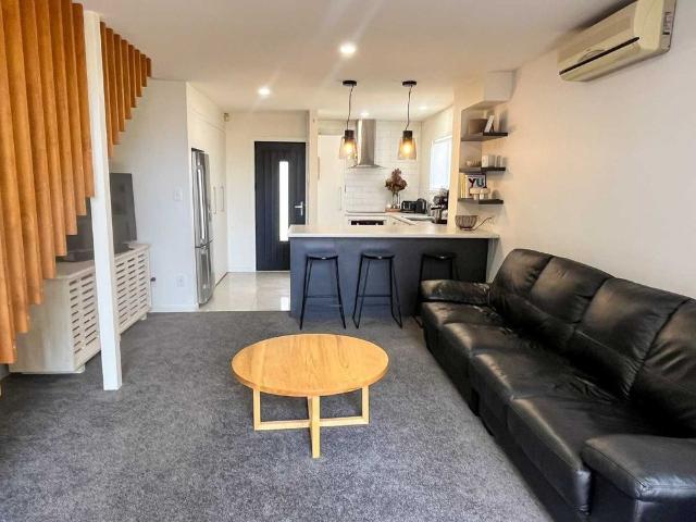 Townhouse for rent in Edgeware, Linwood-Central-Heathcote Community