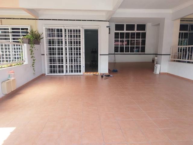 Terraced House for rent in Malaka