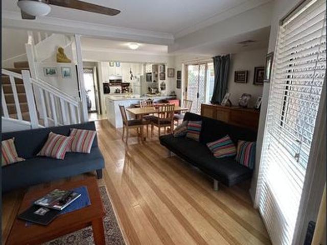 Townhouse for rent in Kings Creek, Queensland
