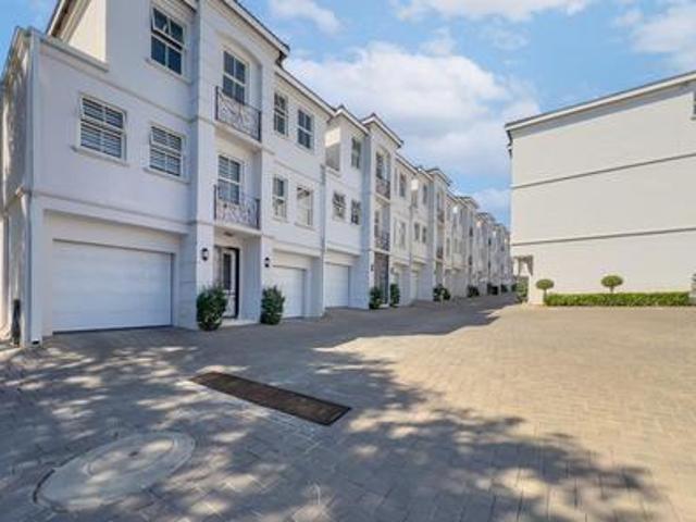 Townhouse for rent in Alexandra, Gauteng