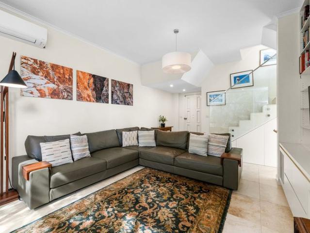 Townhouse for rent in Sydney, New South Wales