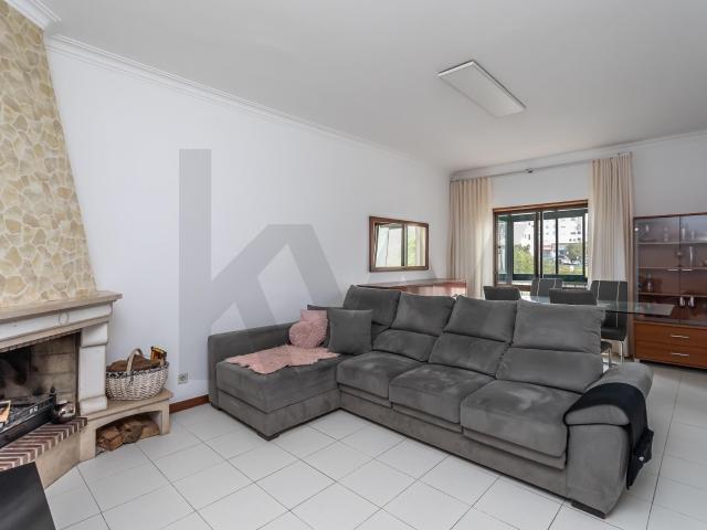 Apartamento alugar em Rinchoa, Rio de Mouro