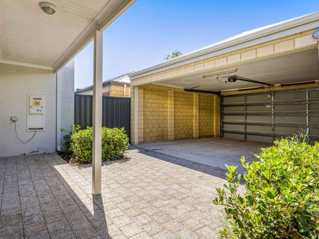 Townhouse for rent in Parklands, Western Australia
