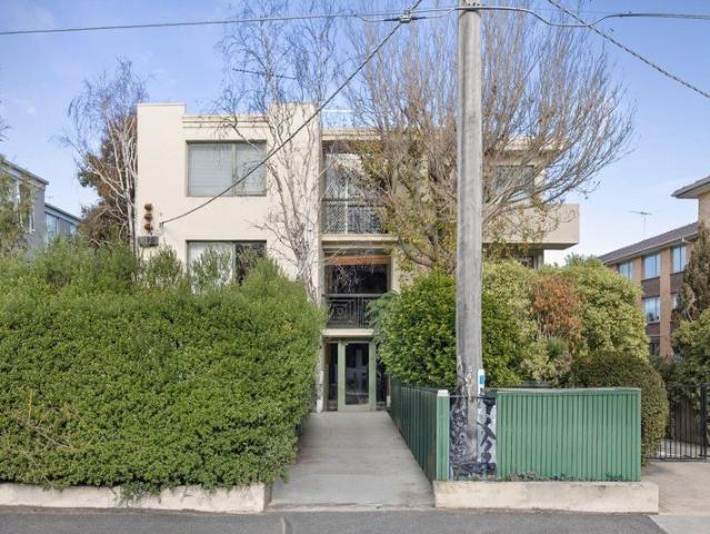 Apartment for rent in St Kilda, Melbourne