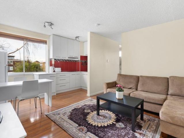Apartment for rent in St Kilda, Melbourne