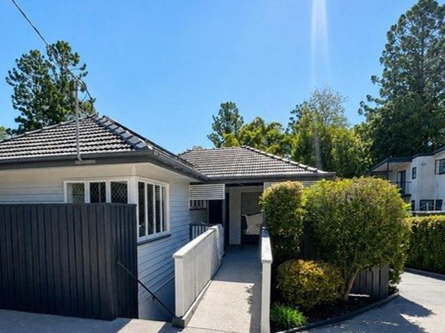 Granny Flat for rent in Indooroopilly, Greater Brisbane