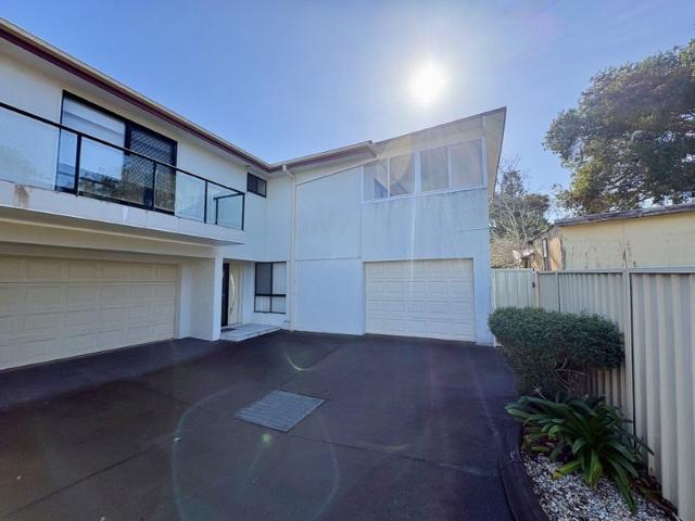 Townhouse for rent in Old Bar, New South Wales