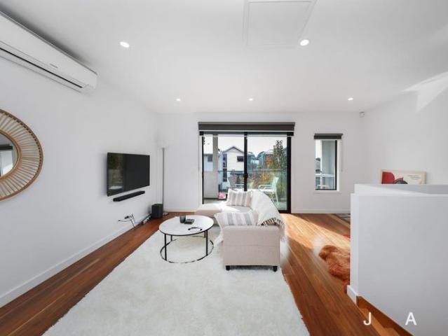 Townhouse for rent in Camerons Creek, Victoria