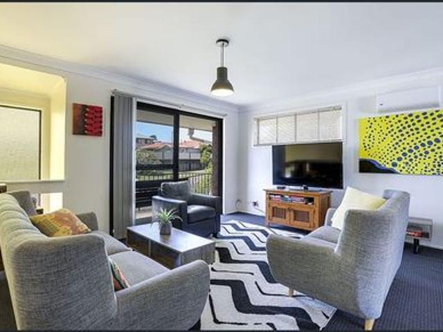 Apartment for rent in Ashmore, Gold Coast City