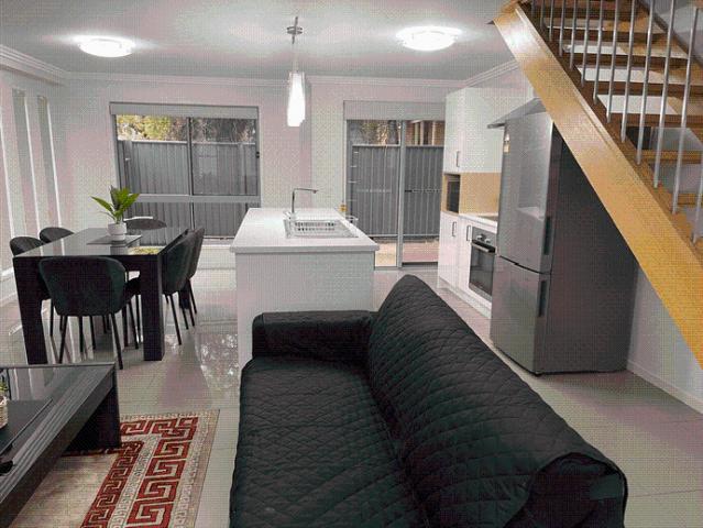 Townhouse for rent in Gladstone, Queensland