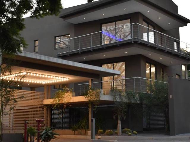 Apartment for rent in Forest Town, Johannesburg