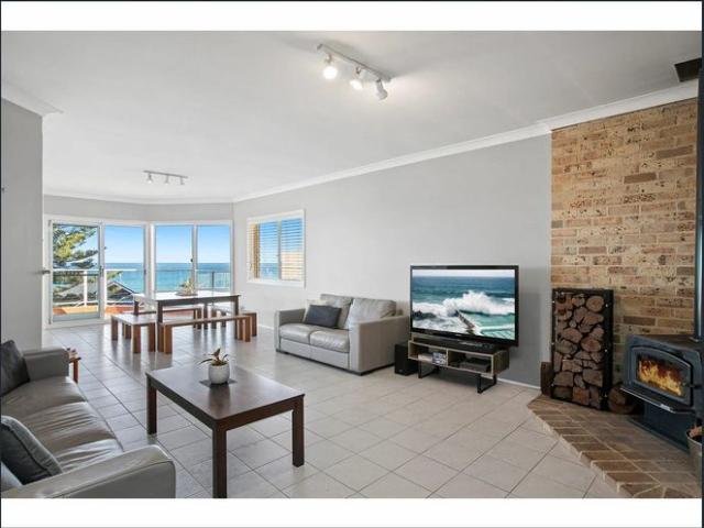 House for rent in Forresters Beach, New South Wales