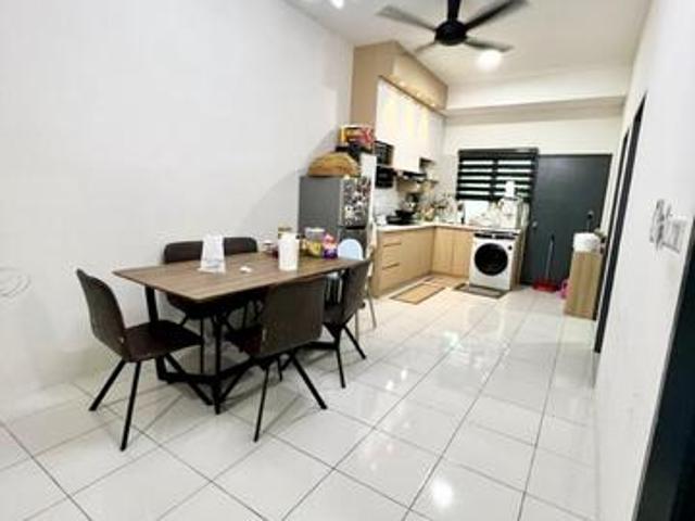 Townhouse for rent in Tanjong Sepat, Selangor