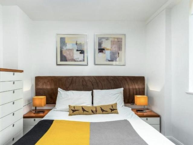 Studio for rent in Brompton, Greater London