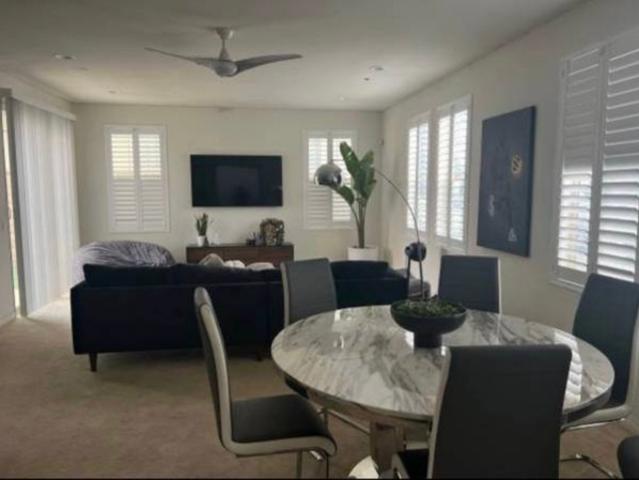 Room for rent in Canoga Park, California