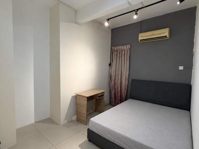 Room for rent in Seri Kembangan, Majlis Bandaraya Subang Jaya