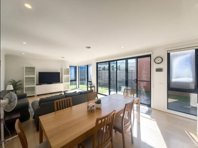 Townhouse for rent in Camerons Creek, Victoria