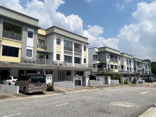 Townhouse for sale in Petaling, Subang Jaya