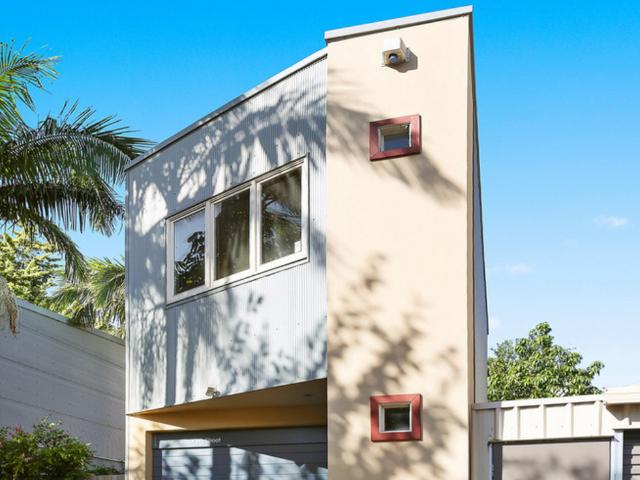 Apartment for rent in Newtown, Queensland