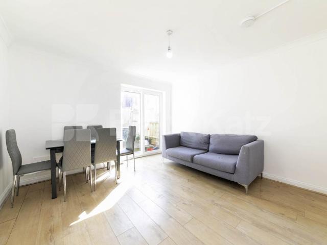 Apartment for rent in Golders Green, Isle Of Man