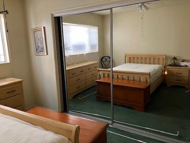 Room for rent in Canoga Park, California