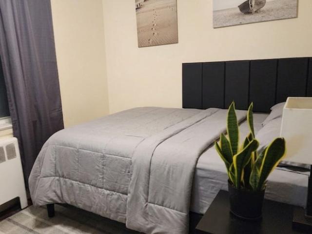 Room for rent in Glenwood, New York