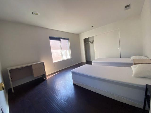 Room for rent in California