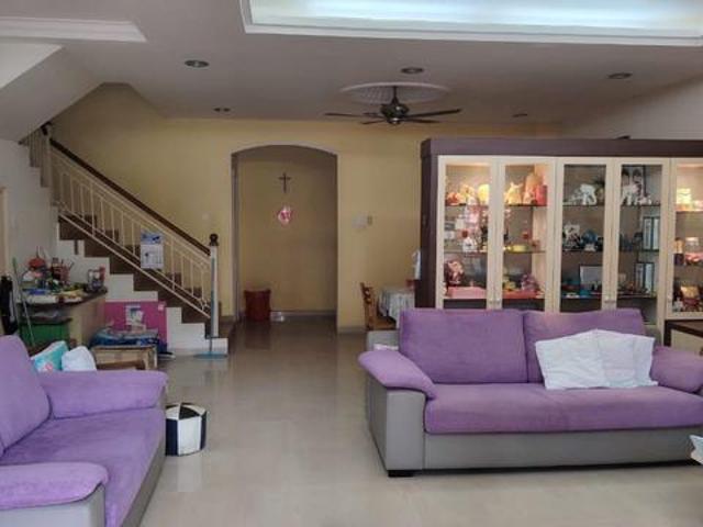 Terraced House for sale in Malaka