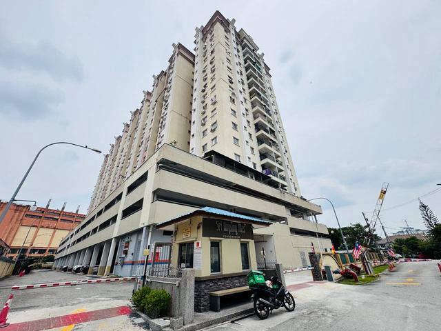 Serviced Residence for sale in Langat, Selangor
