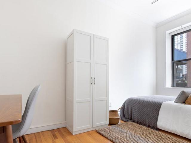 Room for rent in Arverne, New York