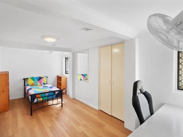 Granny Flat for rent in Toombul, Queensland