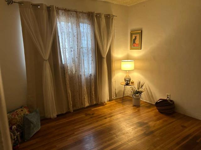 Room for rent in Burbank, California