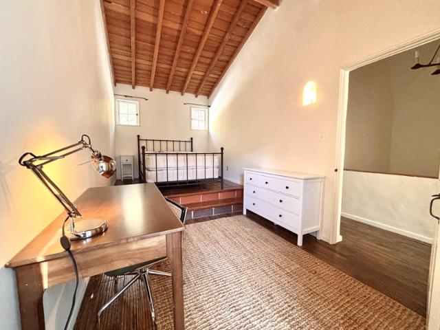 Room for rent in Canoga Park, California