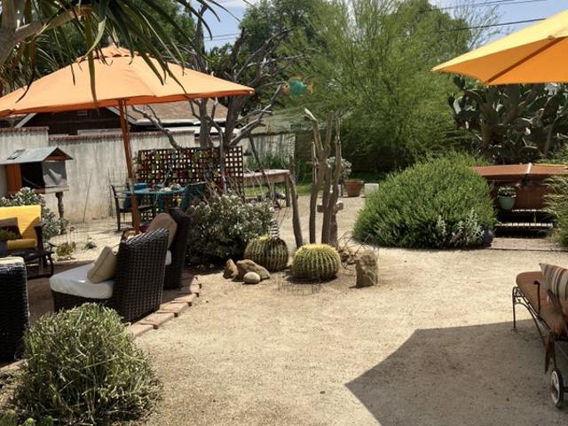 Room for rent in Canoga Park, California