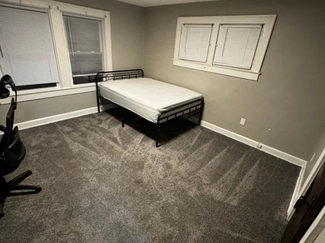 Room for rent in Near Eastside, Camby