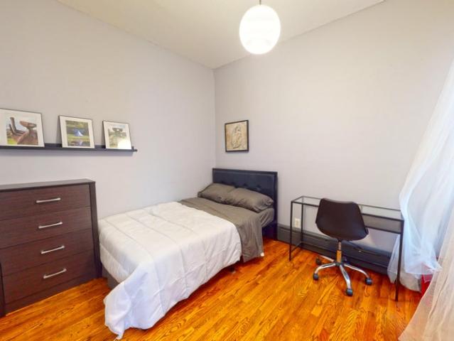 Room for rent in Arverne, New York