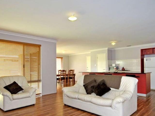 Room for rent in South Guildford, Western Australia