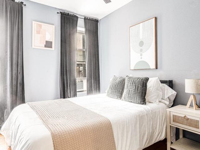 Room for rent in Arverne, New York