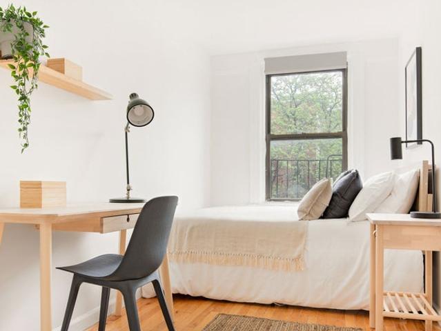 Room for rent in Arverne, New York