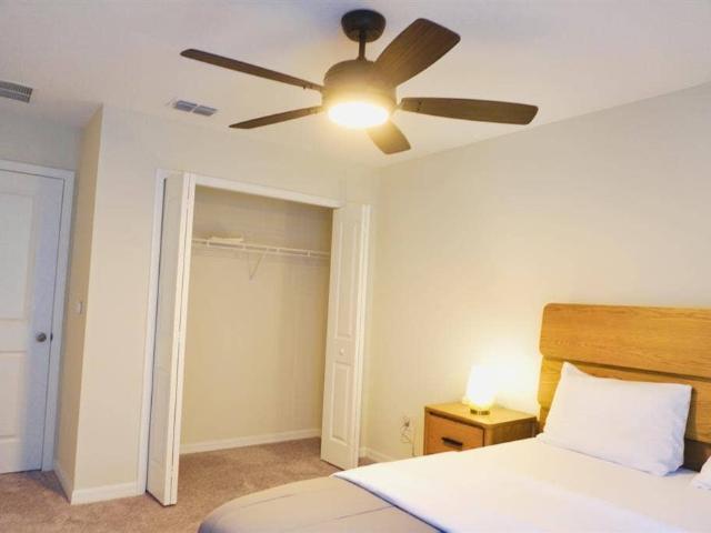Apartment for rent in Mango, Florida