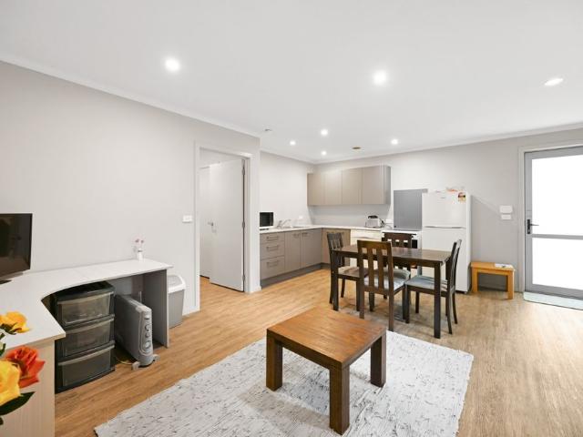Apartment for rent in Five Cross Roads, Hamilton City