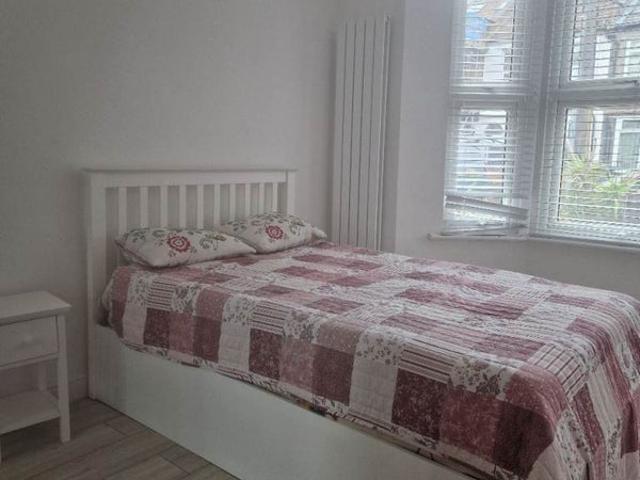 Studio for rent in Chapel End, Greater London