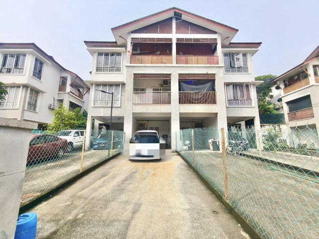 Townhouse for rent in Bandar Saujana Utama, Kuala Selangor